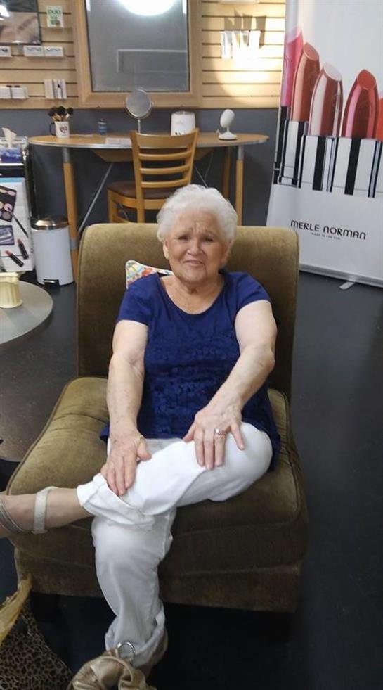 Treba Elizabeth Okun - Photo 4