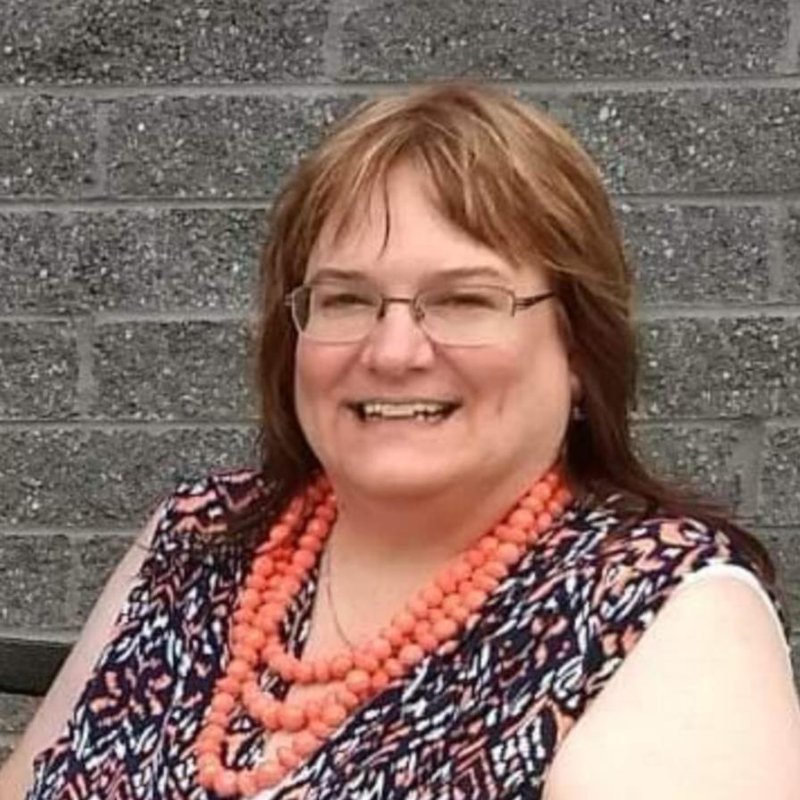 Laura Stanford - Photo 2