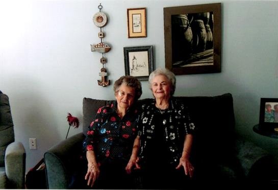 Shirley Falcon Brown - Photo 4