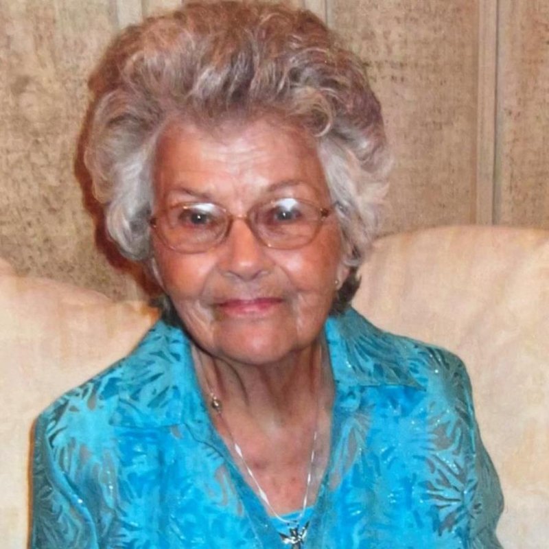 Mary Buzbee - Photo 2