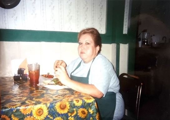 Linda Barron de Alfaro - Photo 4