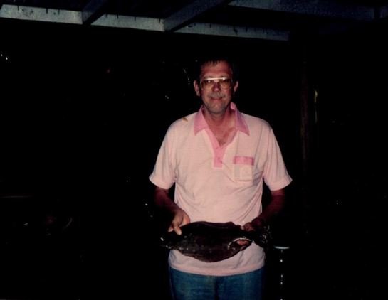 Peter Hamilton - Photo 2