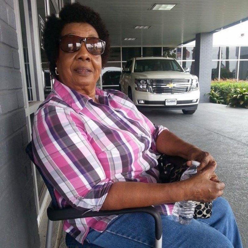 Lois A. Farr - Photo 2