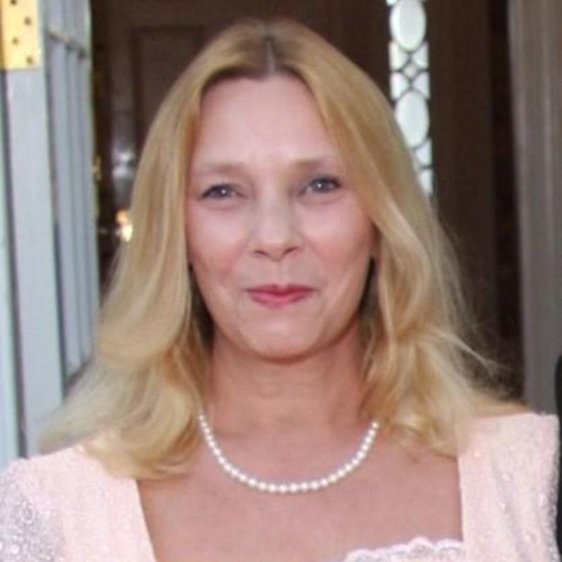 Cynthia Hinton - Photo 2