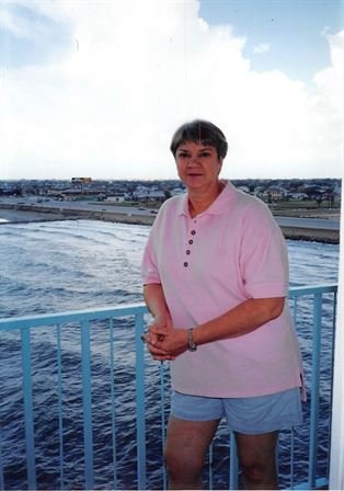 Delores Gilbert - Photo 2