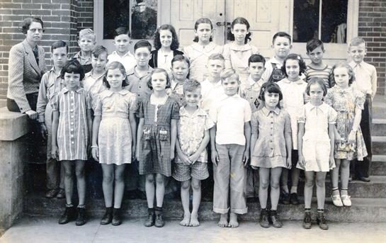 Lewanda June Thompson - Photo 7