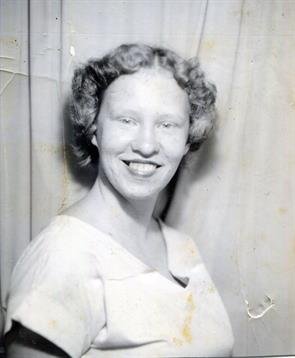 Elizabeth Coral Reon - Photo 4