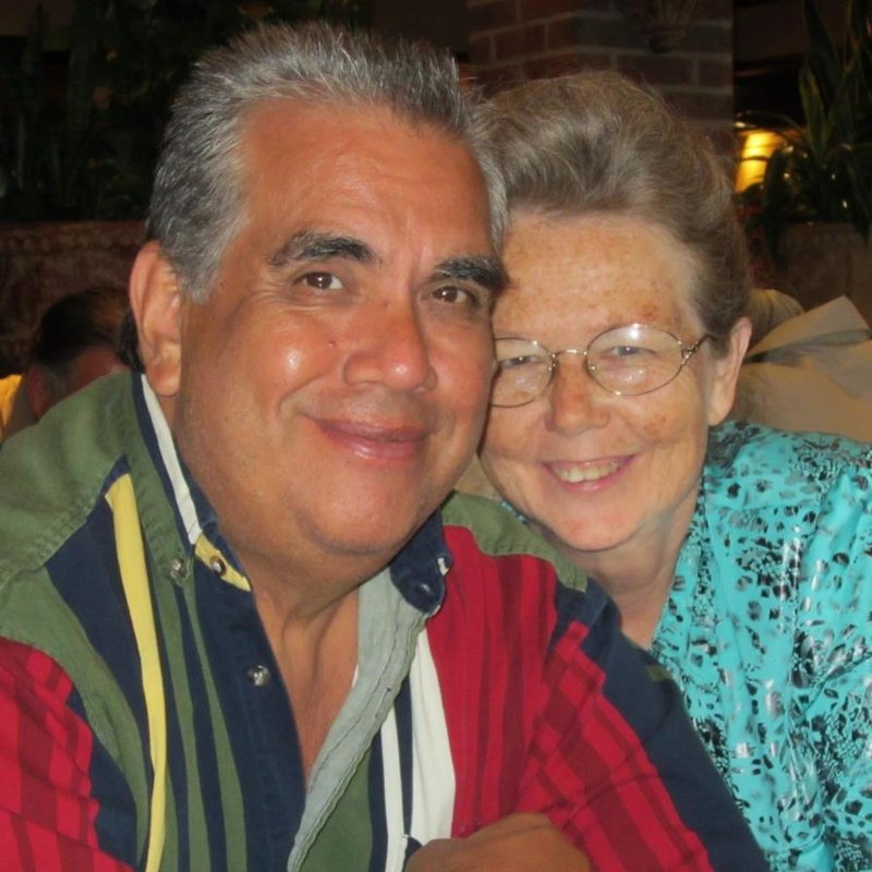 Robert Bob Davalos - Photo 2