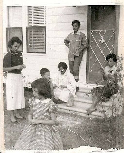 Ella Almaguer Flores - Photo 5