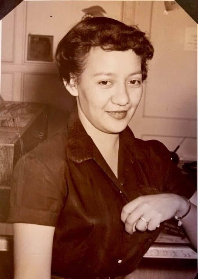 Ella Almaguer Flores - Photo 9