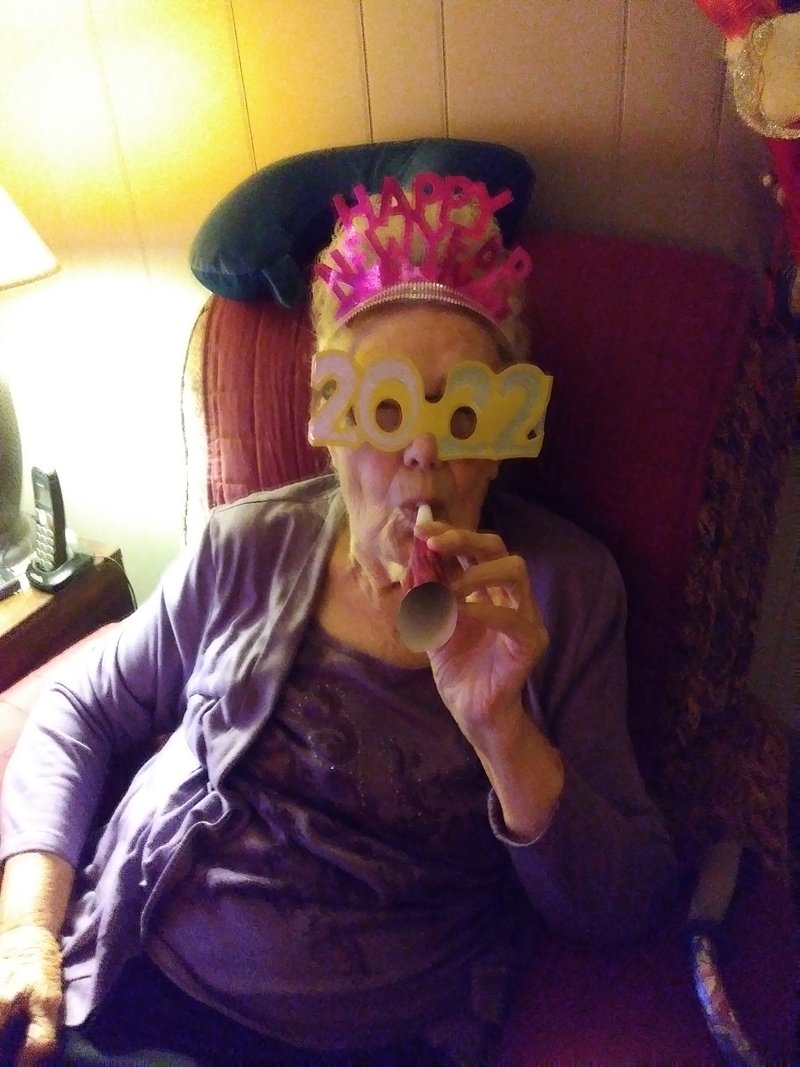 Donna Ruth Holliman - Photo 9