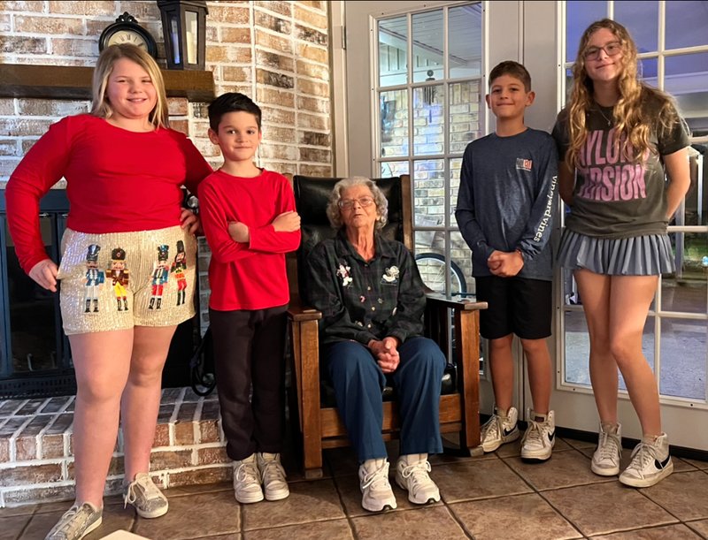 Nelda Hollie Lambright - Photo 4