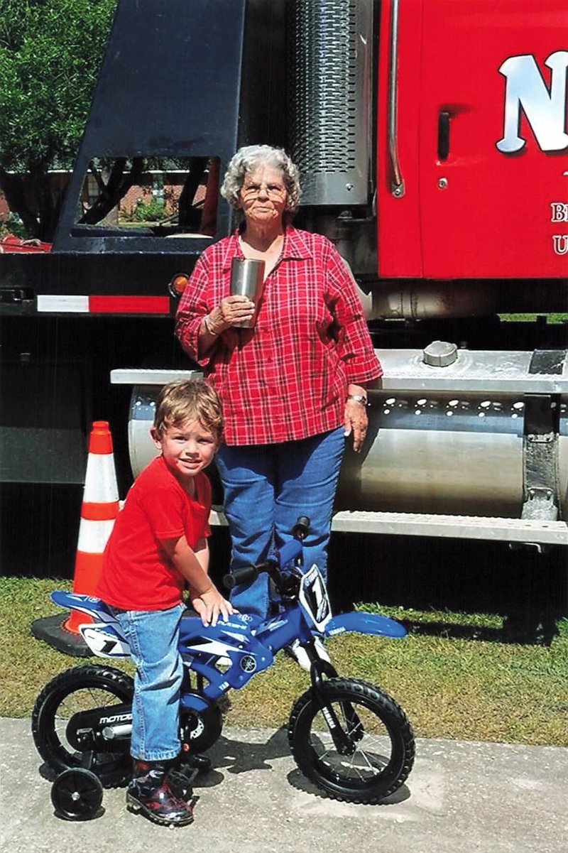 Nelda Hollie Lambright - Photo 11