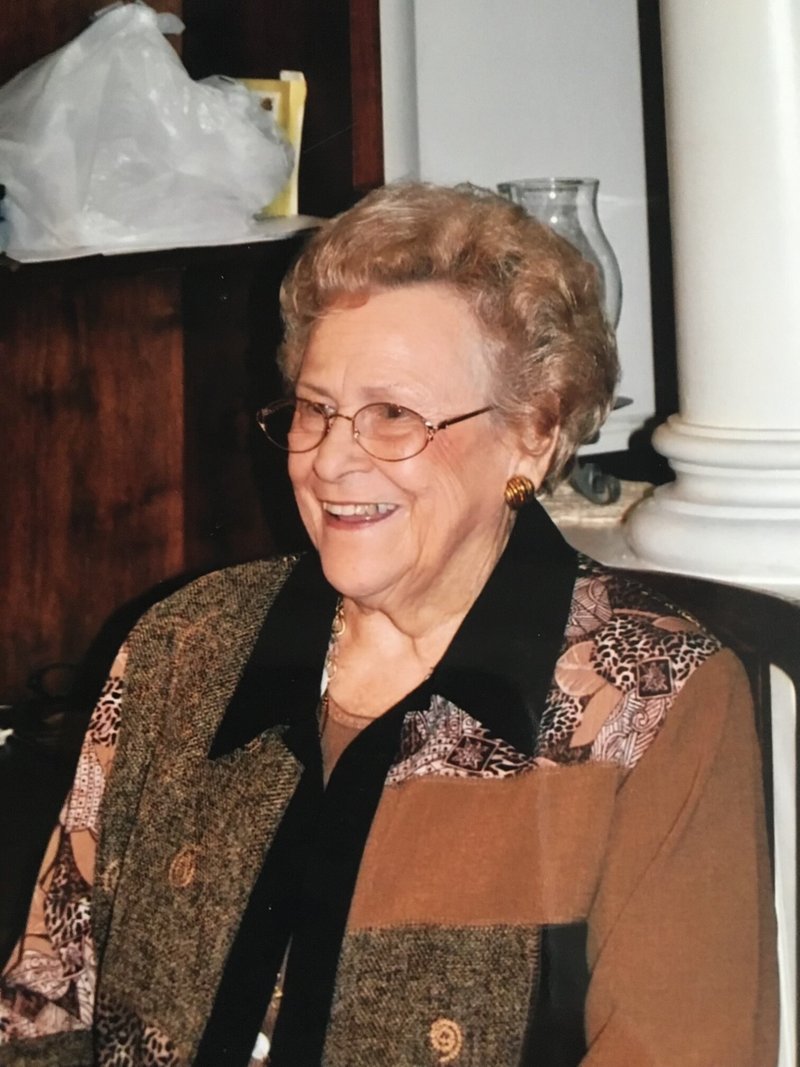 Rena Jean Mills - Photo 2