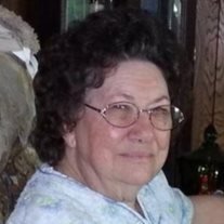 Evelyn Crochet - Photo 2