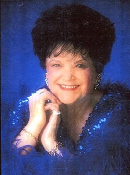 Emma Lee Harris - Photo 4