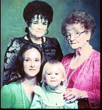 Emma Lee Harris - Photo 8